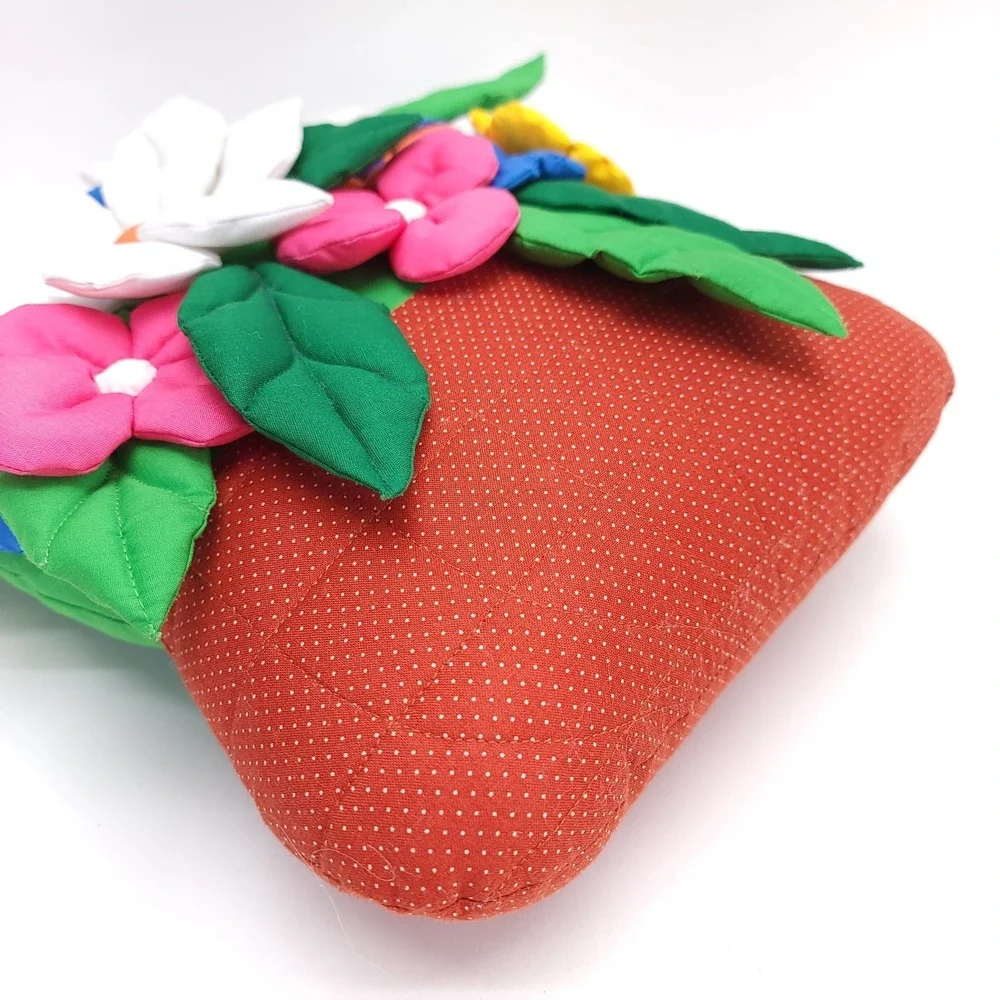Decorative‎ Pillow House of Hatten Kitschy Spring Summer Flowers Floral 3D